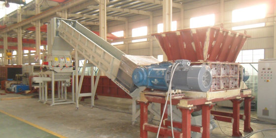 Flaschen-überschüssiger Reißwolf-Plastikmaschinen-niedriger Energieverbrauch 22kw 3000kg/H
