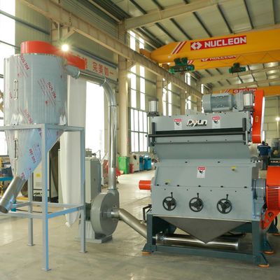 Überschüssiger Plastikwiederverwertungsmaschine 500kg/H Kunststoffplatte-Reißwolf PC PVCs PS HAUSTIER-pp.